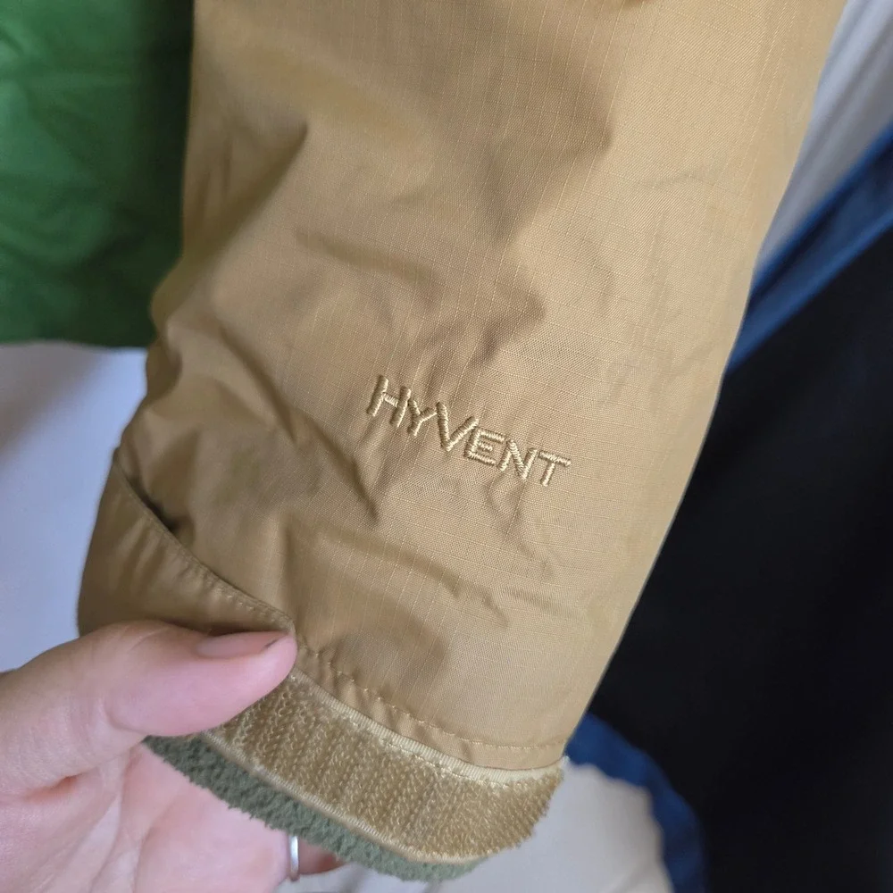 The North Face HyVent Jacket Mens Small Green Tan Notre Dame Fleece Lined Hooded